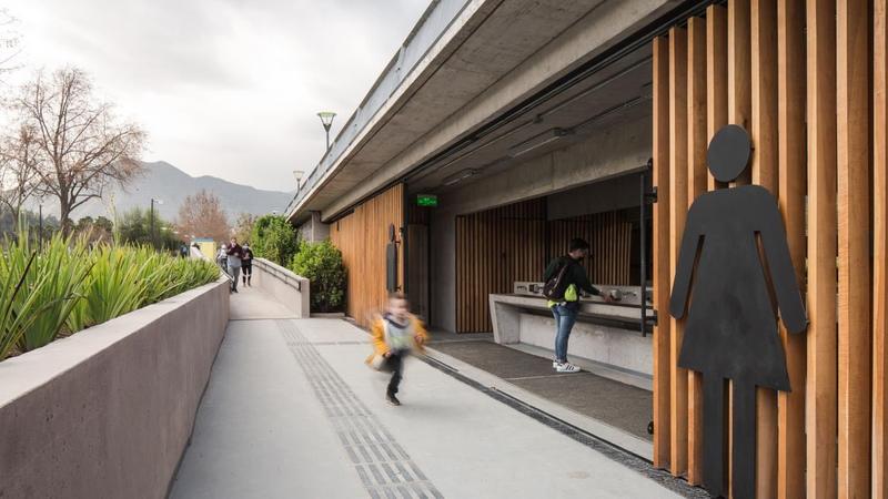Baños Parque Bicentenario, Vitacura, Santiago